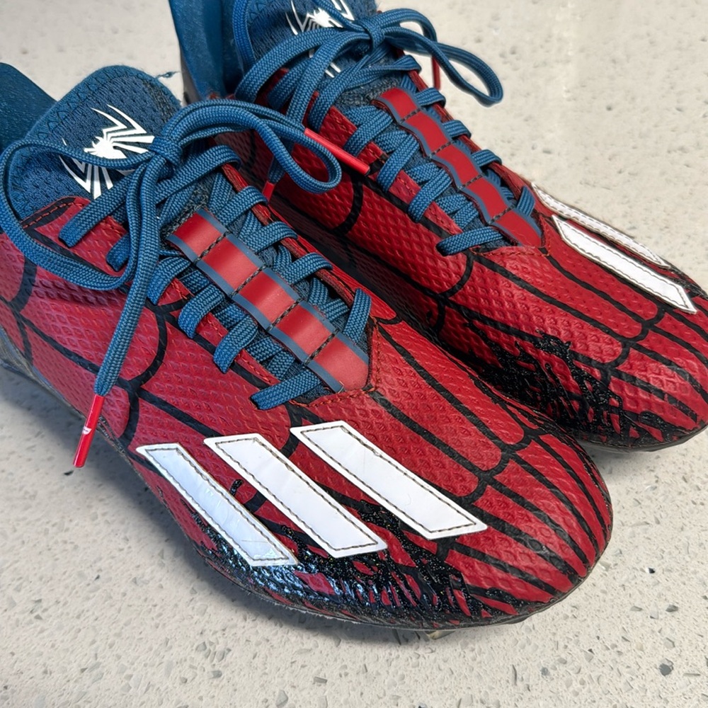 Men’s Adizero 12.0 Marvel Spider-Man 2 Football cleats Size 7